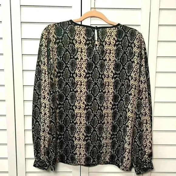Vince Camuto Lace Yoke Snake Charm Long Sleeve Top Size Medium Rich Black - Picture 10 of 12
